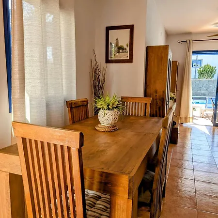 Casa Aleksandra Feriehus *